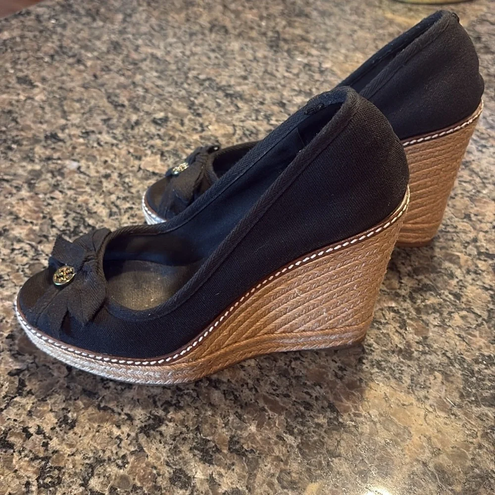 Tory Burch “Jackie” wedge espadrilles size 9B.